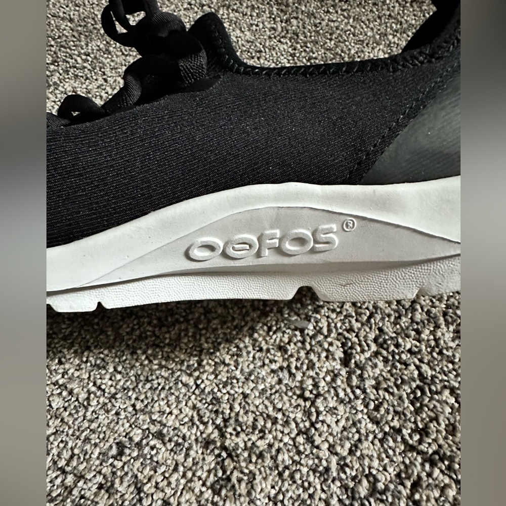 OOFOS WOMEN'S OOMG SPORT LOW SHOE 9.5 NWOT - Picture 5 of 7